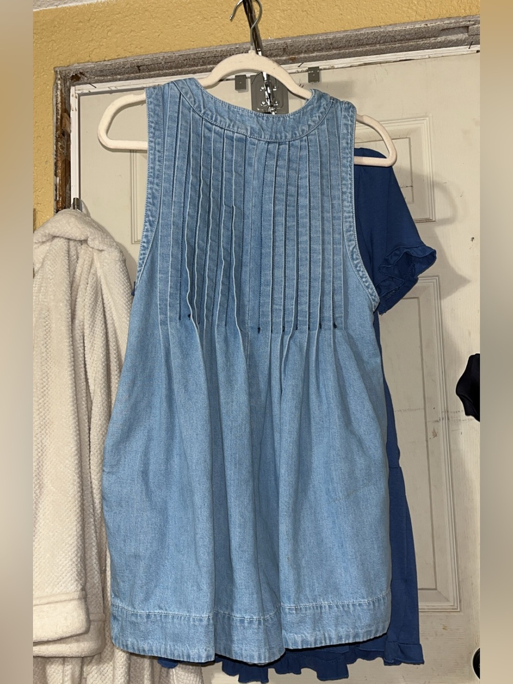 Veveret Light Wash Denim Short Romper - Light Blue - Picture 5 of 7